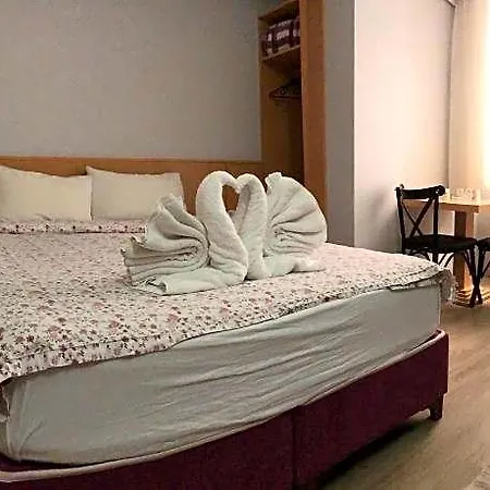Oezsefa Hotel 3*