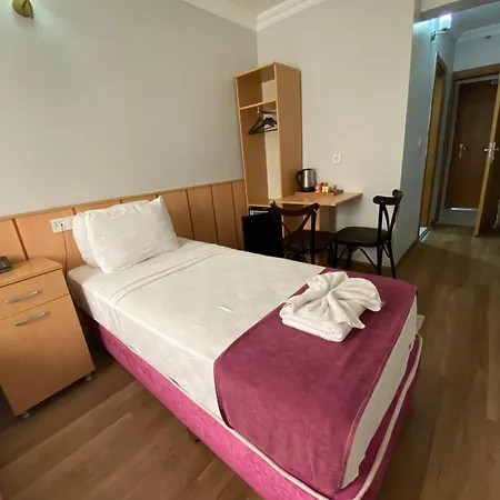 Hotel Oezsefa Istambul