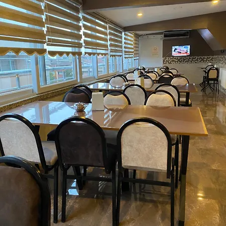 Oezsefa Hotel 3*